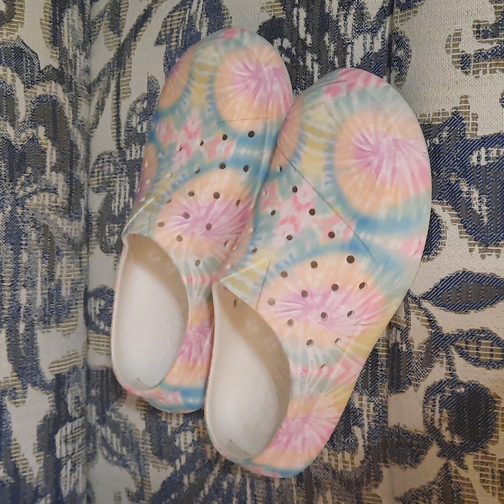 Toms